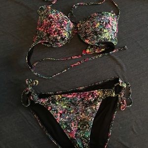 Victoria’s Secret Bikini - 34B and M bottom